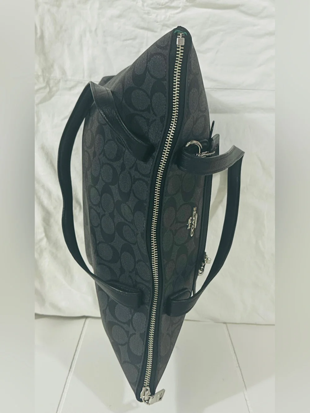 Coach NYC Skyline Limited Edition Signature City Zip Tote Black Leather